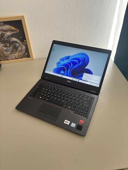 Fujitsu lifebook U748• i7-8565u• 16gb ram• SSD Samsung 256
