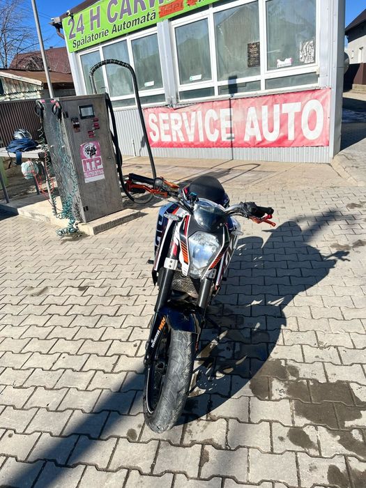 Vând KTM Duke 125