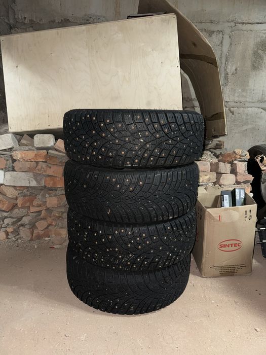 Продам шины triangle 205/55 R16 шипованные