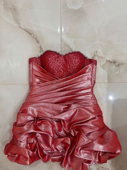 Бална рокля с воал