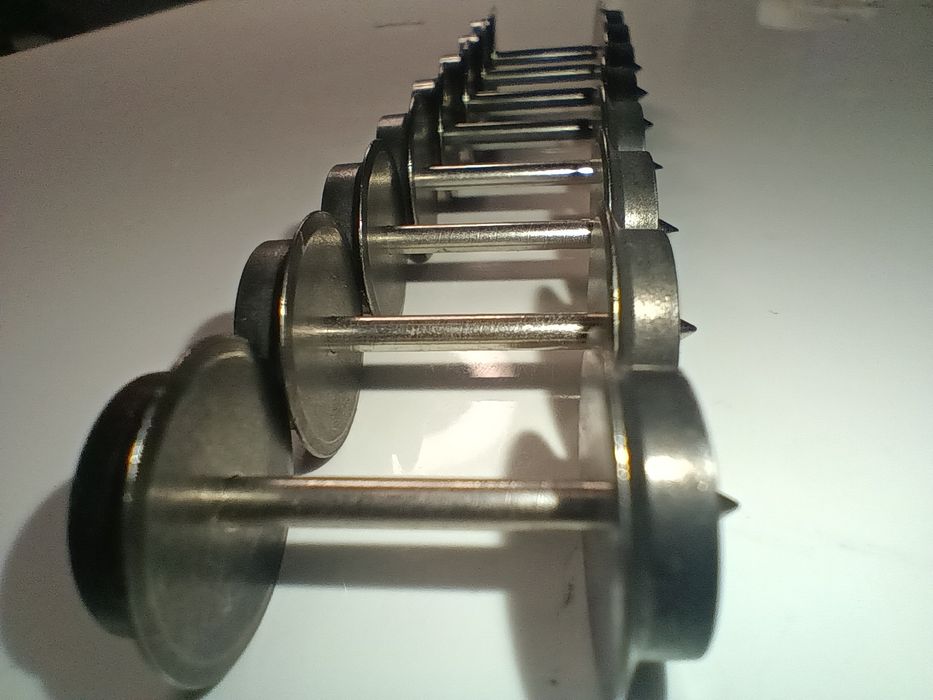 Accesorii Roco, Osii metalice vagoane, locomotive trenuleț electric HO