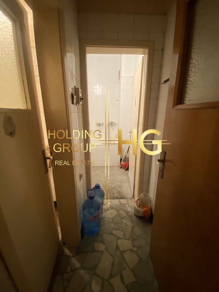 Продава се Четиристаен апартамент в Добрич, Център - 130 кв.м за 539 €/кв.м - Снимка #4