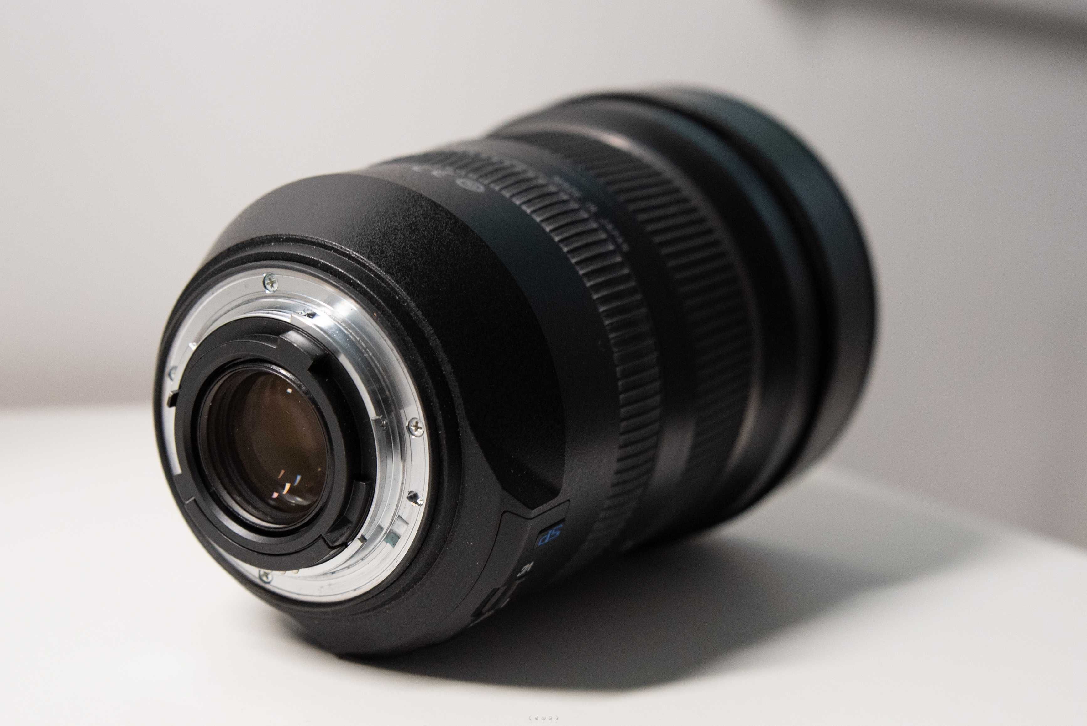 Tamron 15-35 mm, f2,8, montura Nikon