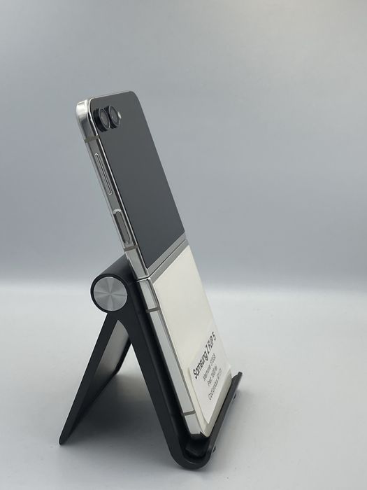 Samsung Z Flip 5 - 512gb memorie, 1 an garantie