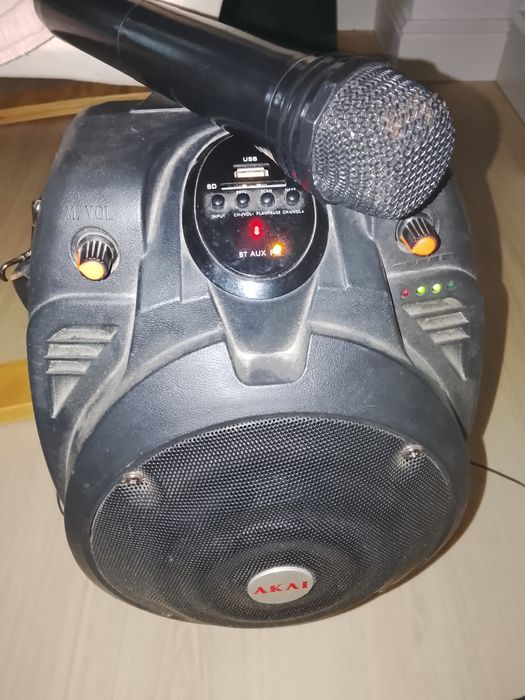 Boxa activa Akai