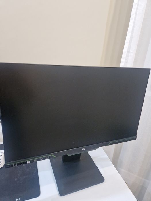 Игровой монитор HP