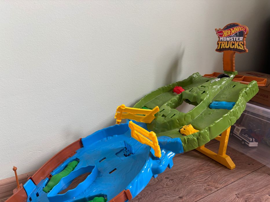 Hot Wheels писта