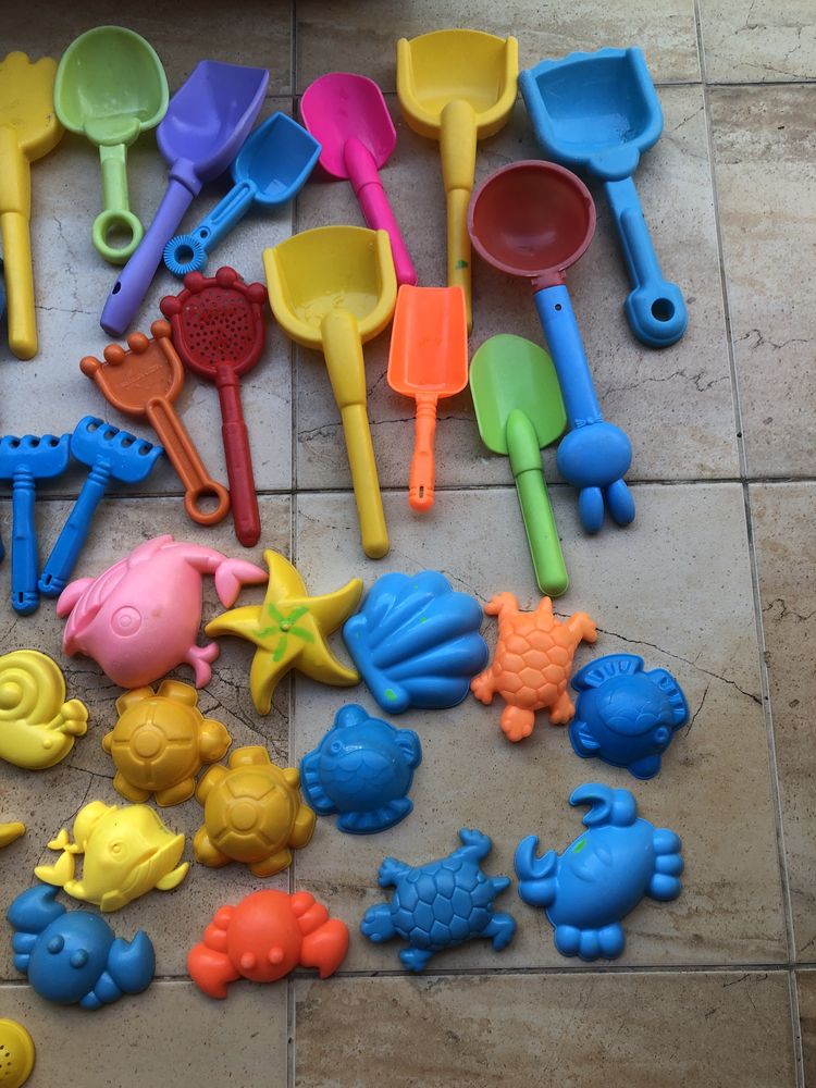 Детски плажни играчки за малки деца