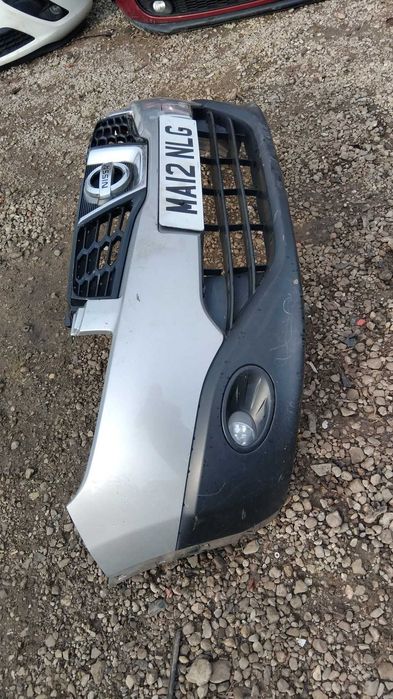 Bara fata Nissan Qashqai Facelift an 2012