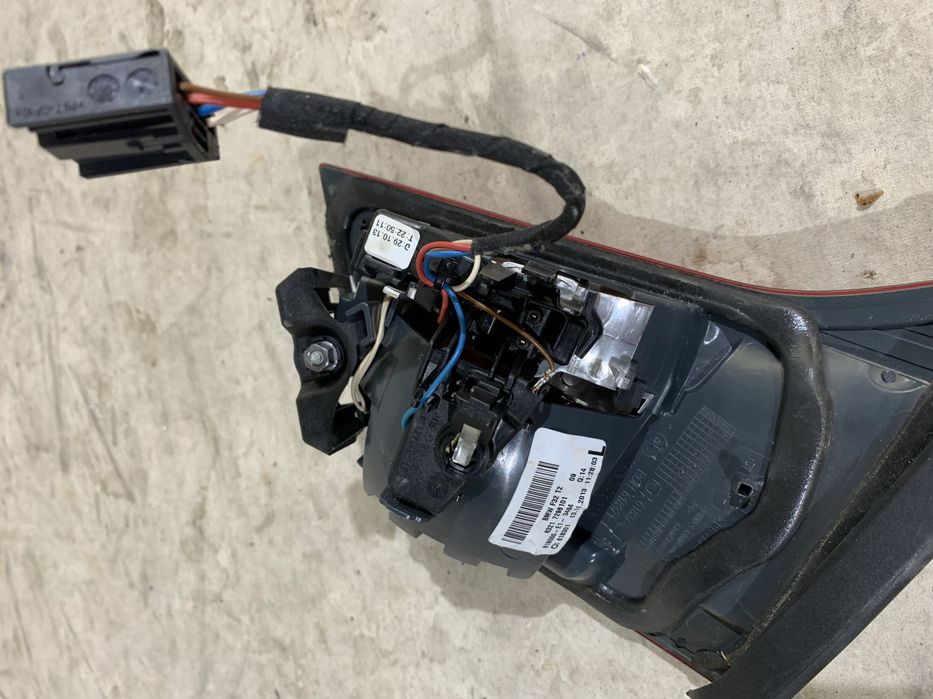 Stop stanga pe capota BMW Seria 4, F32, 2013, 2014, 2015, 2016, 2017, 2018, cod origine OE 63217296101