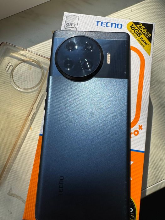 Смартфон TECNO SPARK 20 Pro+