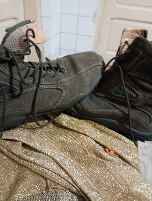 Ghete mărime 36 unisex culoare kaki
