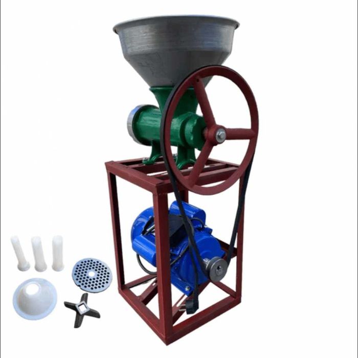 Чугунена месомелачка 32-ри номер с електромотор стойка и метална фуния