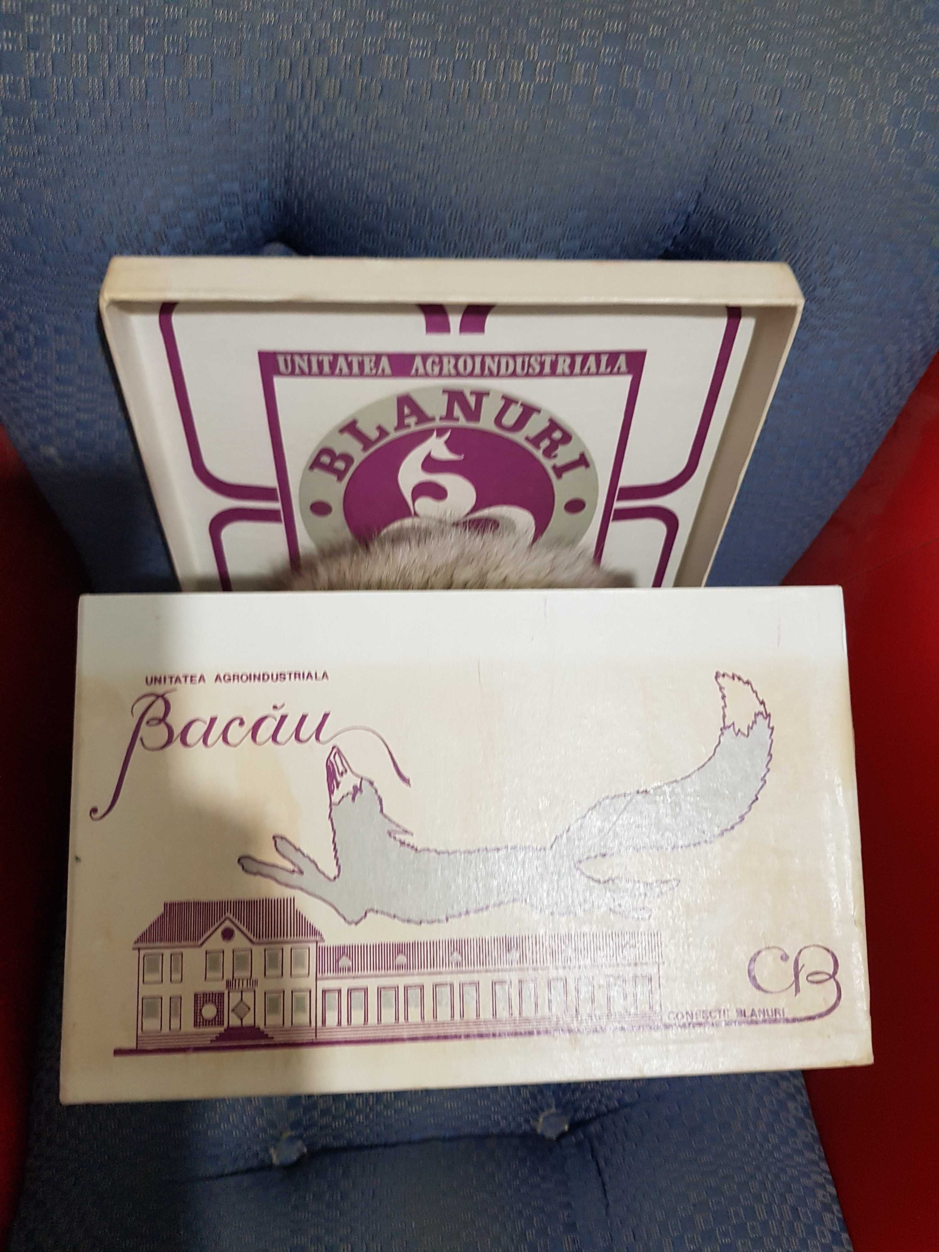 Caciula si guler din Blana Romania Bucuresti Retro Vintage Cutie BACAU