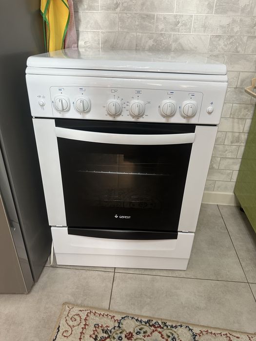 Продается газовая плита Gefest