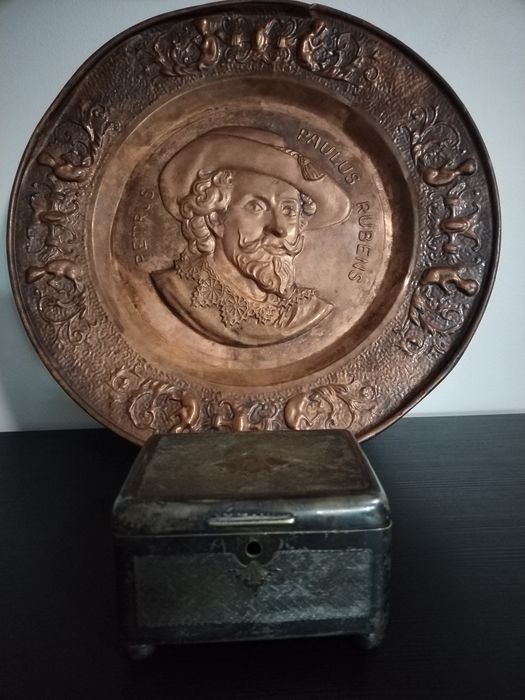 Decorațiune perete+casetă bijuterii veche