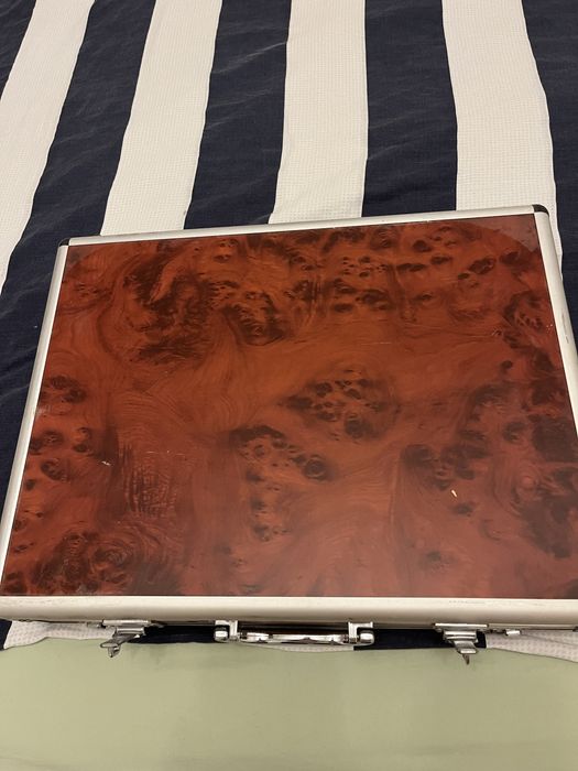 Продаю набор столовых приборов