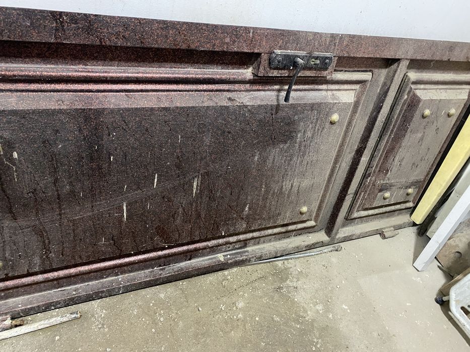 Продам железную дверь б.у.