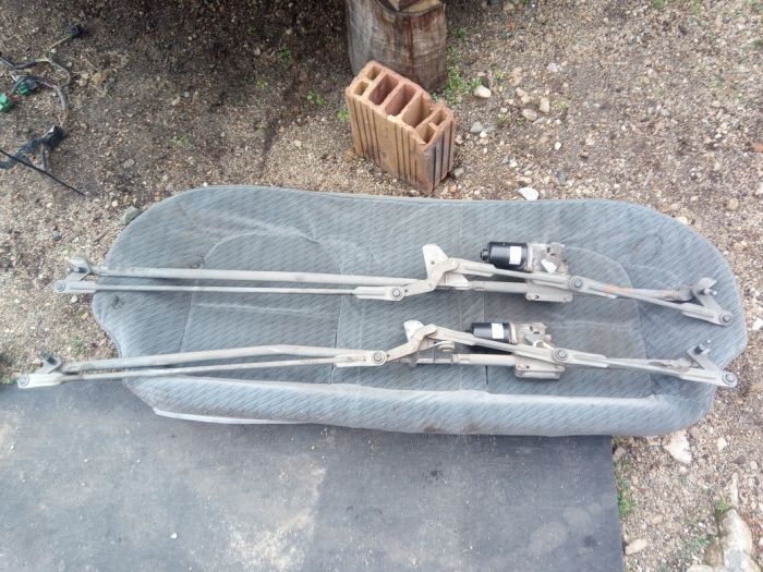 Моторче и механизъм предни чистачки за Пежо-307