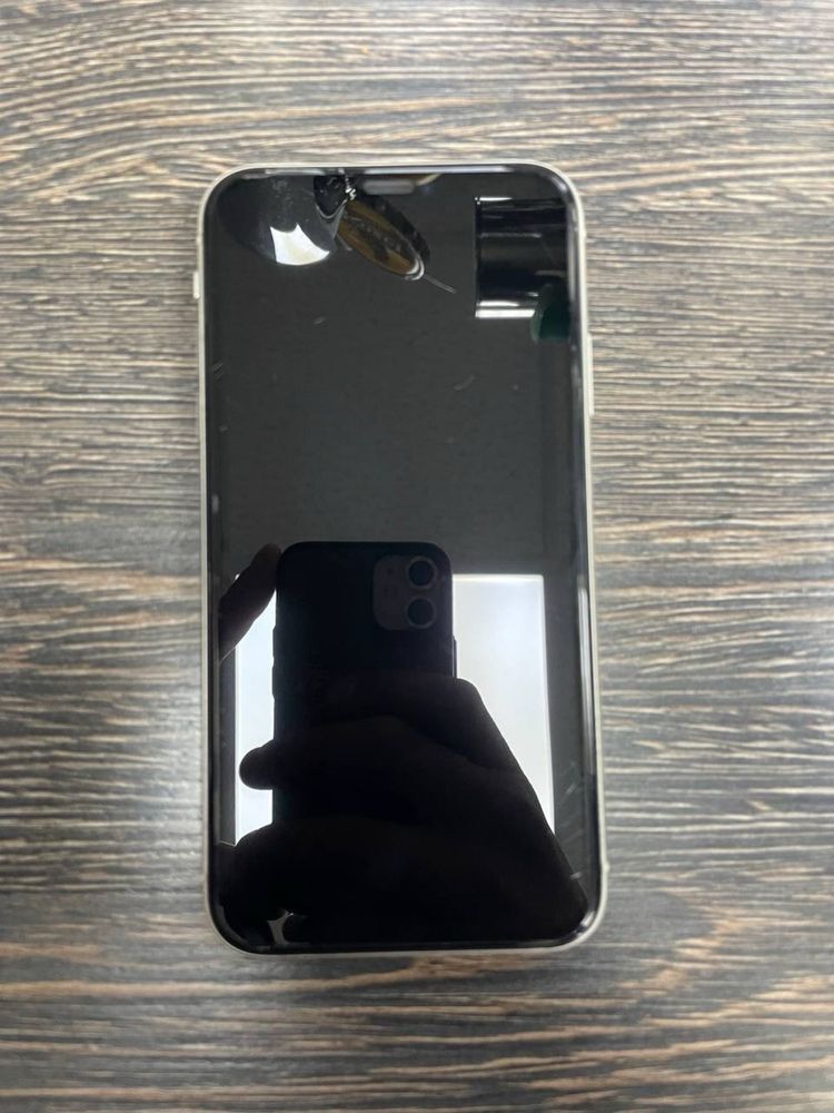 Продам Iphone 11(64)