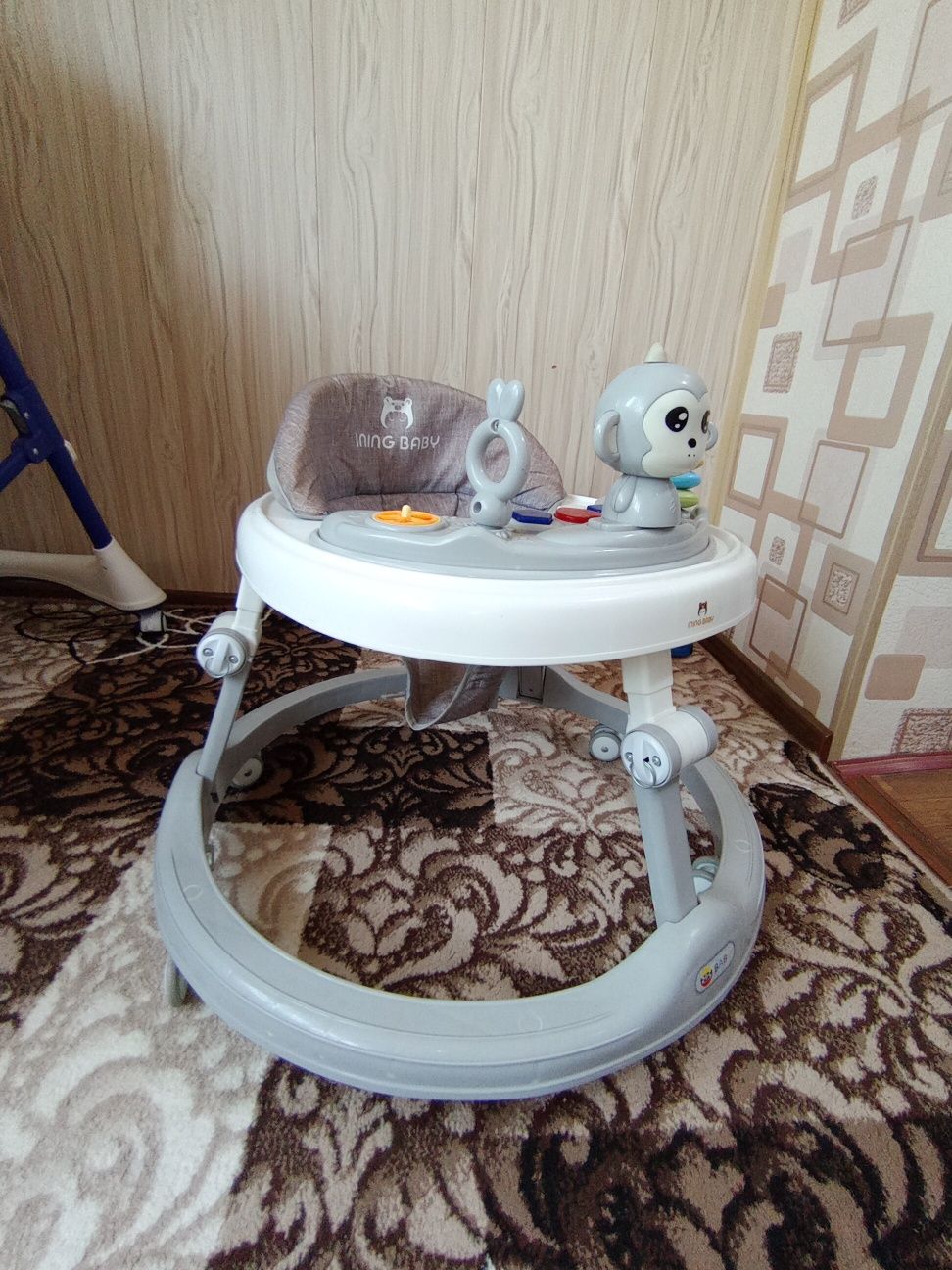 Продам детский ходунок. Ходунок сотилади.