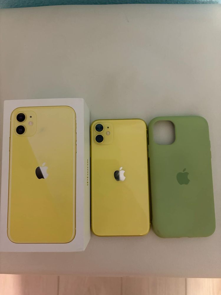 Iphone 11 с чисто нов кейс и слушалки!!!