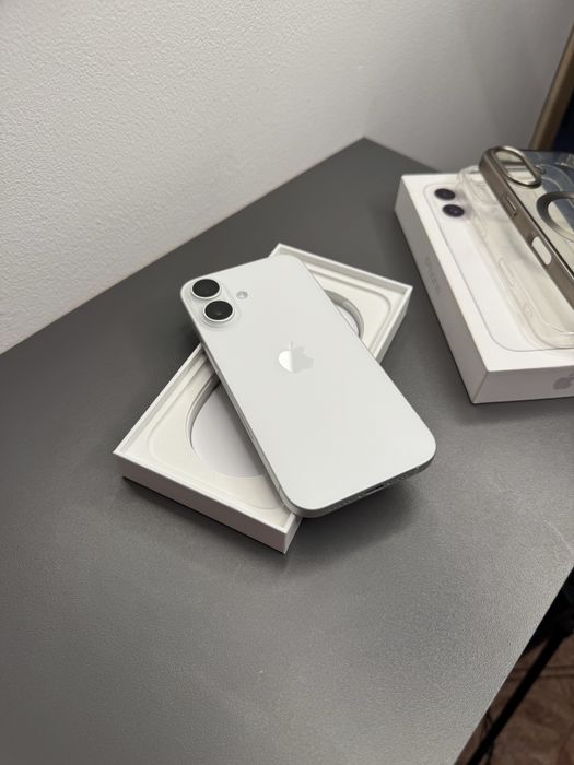Iphone 16 новый.