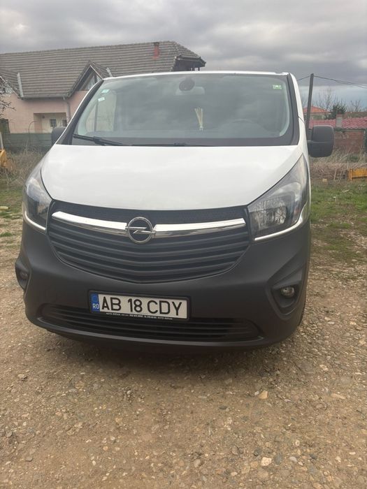 Vand opel vivaro an 2016 sau schimb cu autoturism