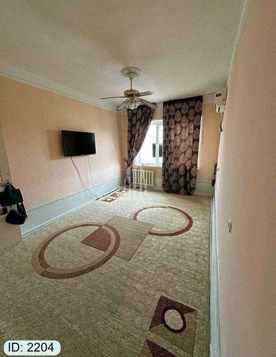 Dinamo bozorcha tarafda 3 xona kvartira sotiladi №2204