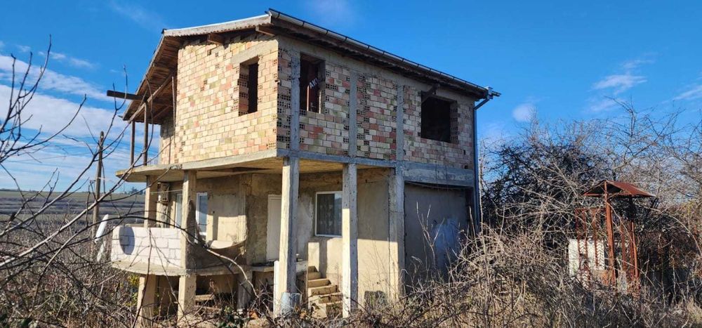 Продавам къща село константиново