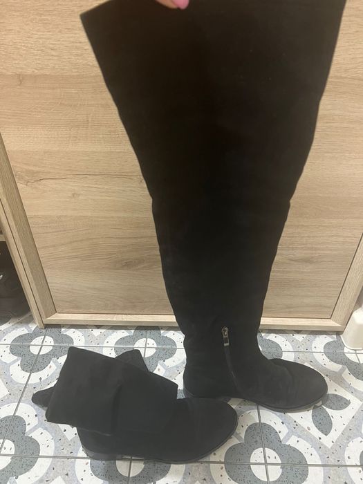 Продается хорошая обувь зимняя замшевая