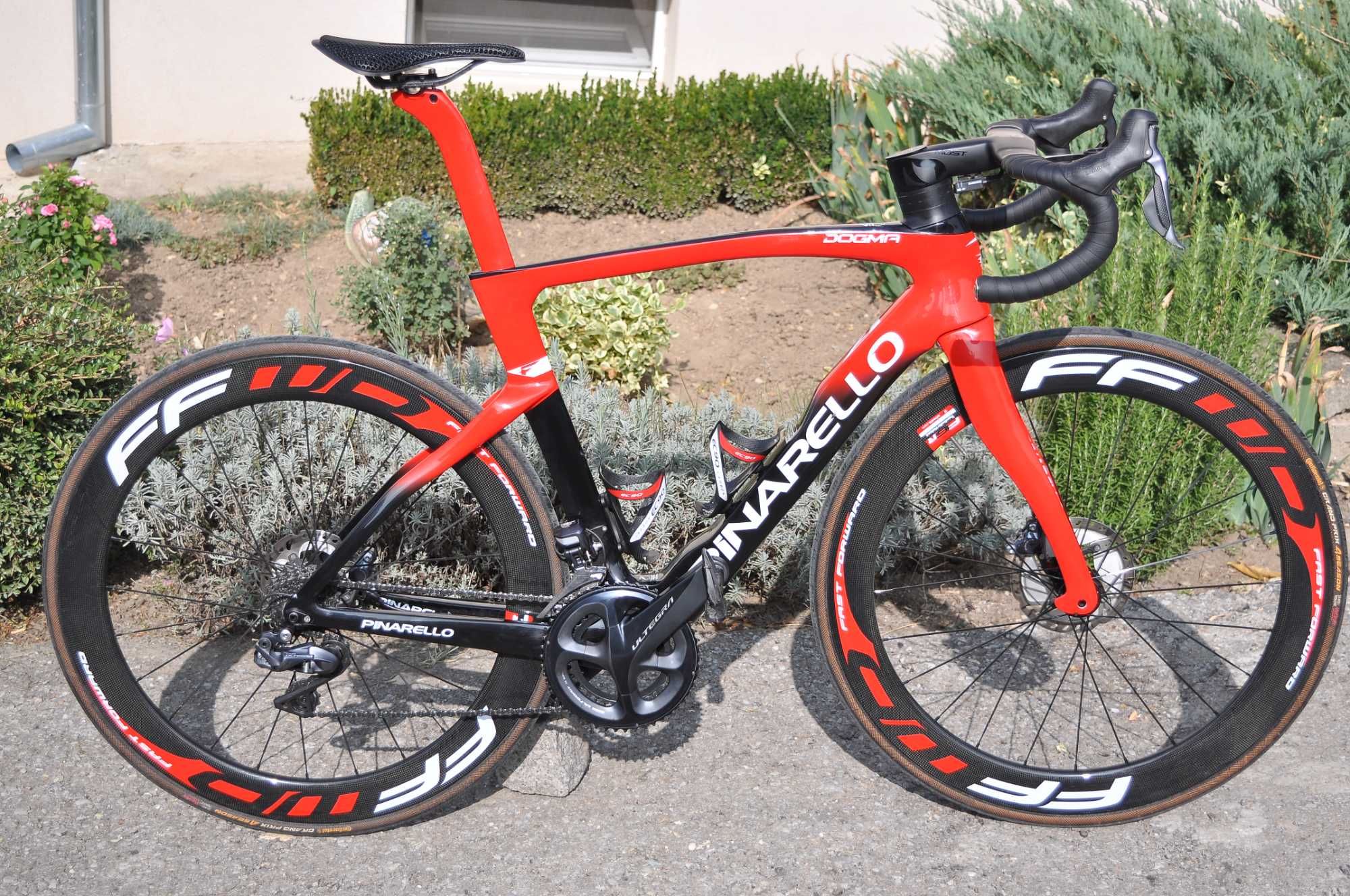 Pinarello dogma F14- ultegra di2 карбонов велосипед