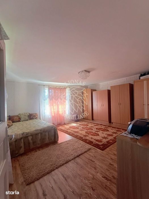 Casa 4 camere, 2 anexe-teren 43 ari cu livada-Feleac 26 km de Bistrita