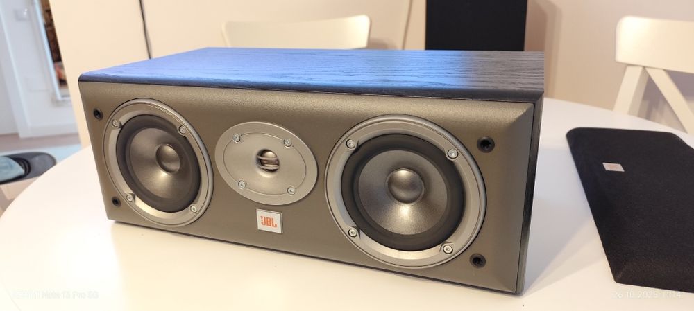 Set boxe, centru JBL Northridge EC25 plus sateliți JBL Northridge E10