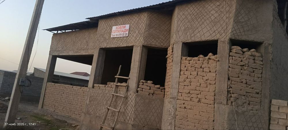 6 sotixli qurilishi tugallanmagan hovli uy sotiladi