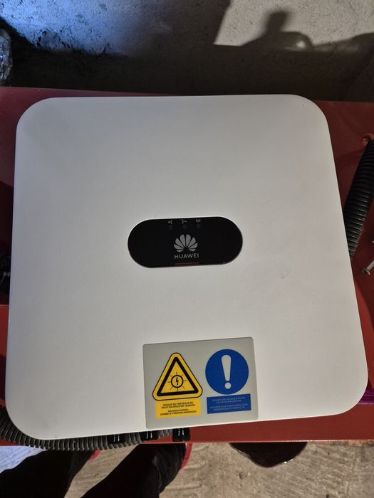 Invertor 5 KW hibrid  monofazat Huawei
