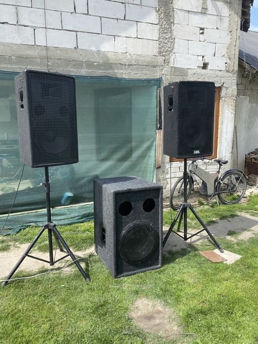 Boxe  profesionale.   Se dau separt sau total