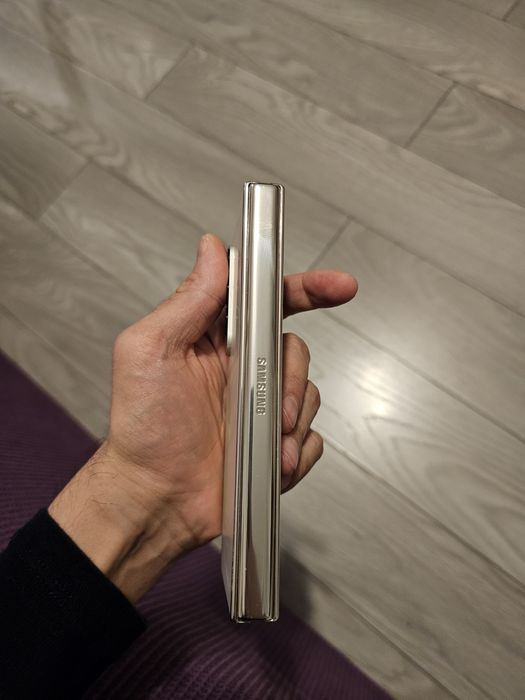 Samsung Galaxy Z fold  4 5G 512GB 12GB RAM