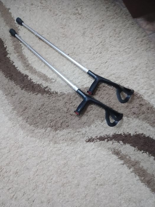 Продам новые костыли