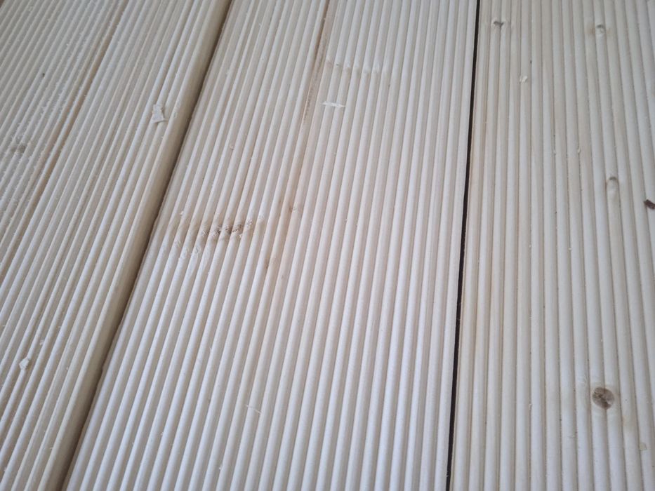 Lambriuri din lemn, dușumele, riflaje, și accesorii, stocuri permanent