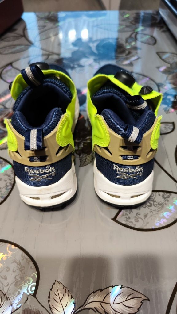 Маратонки Reebok insta pump 37.5