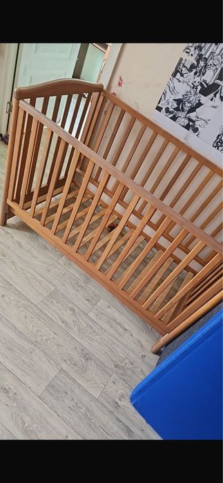 Продам детскую кроватку