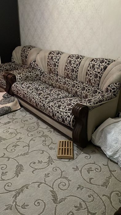Отдам даром диваны и кресло