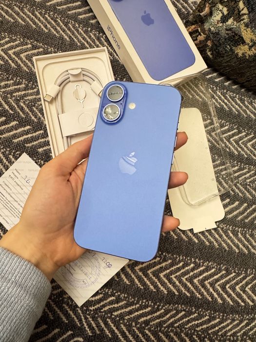 IPhone 16, 256 gb,  акб 100%