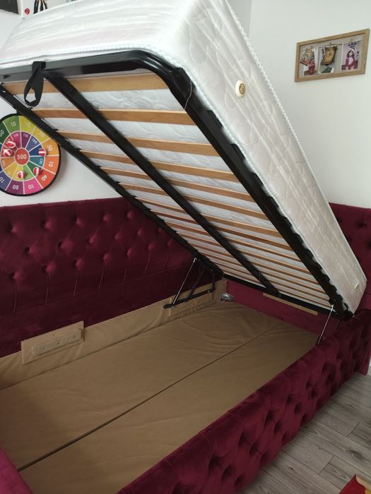 Pat tapițat de colt pentru copii