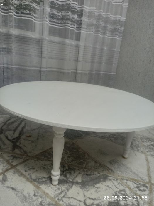 Продаю круглый стол