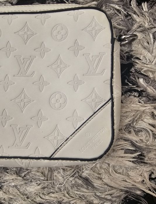 borseta alba louis vuitton