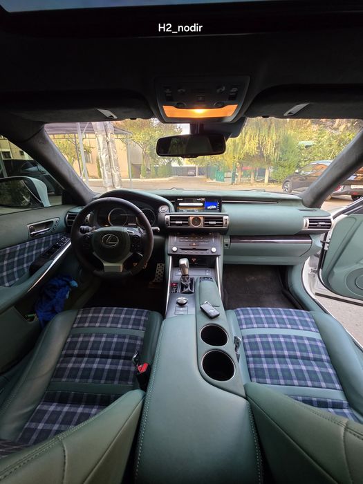 Сотилади Lexus is 200T