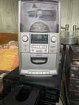 Vand CD player + o boxă