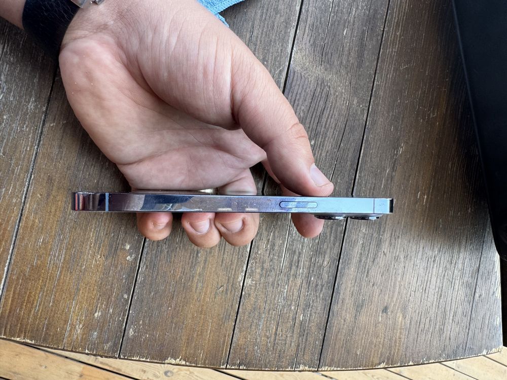 Продавам iPhone 13 Pro – джиесем с минало и характер